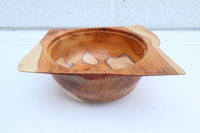 Square Round Yew Bowl - Image 2