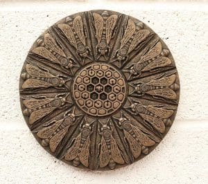 Dancing Bee Circle Large