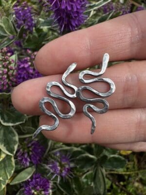 Snake studs